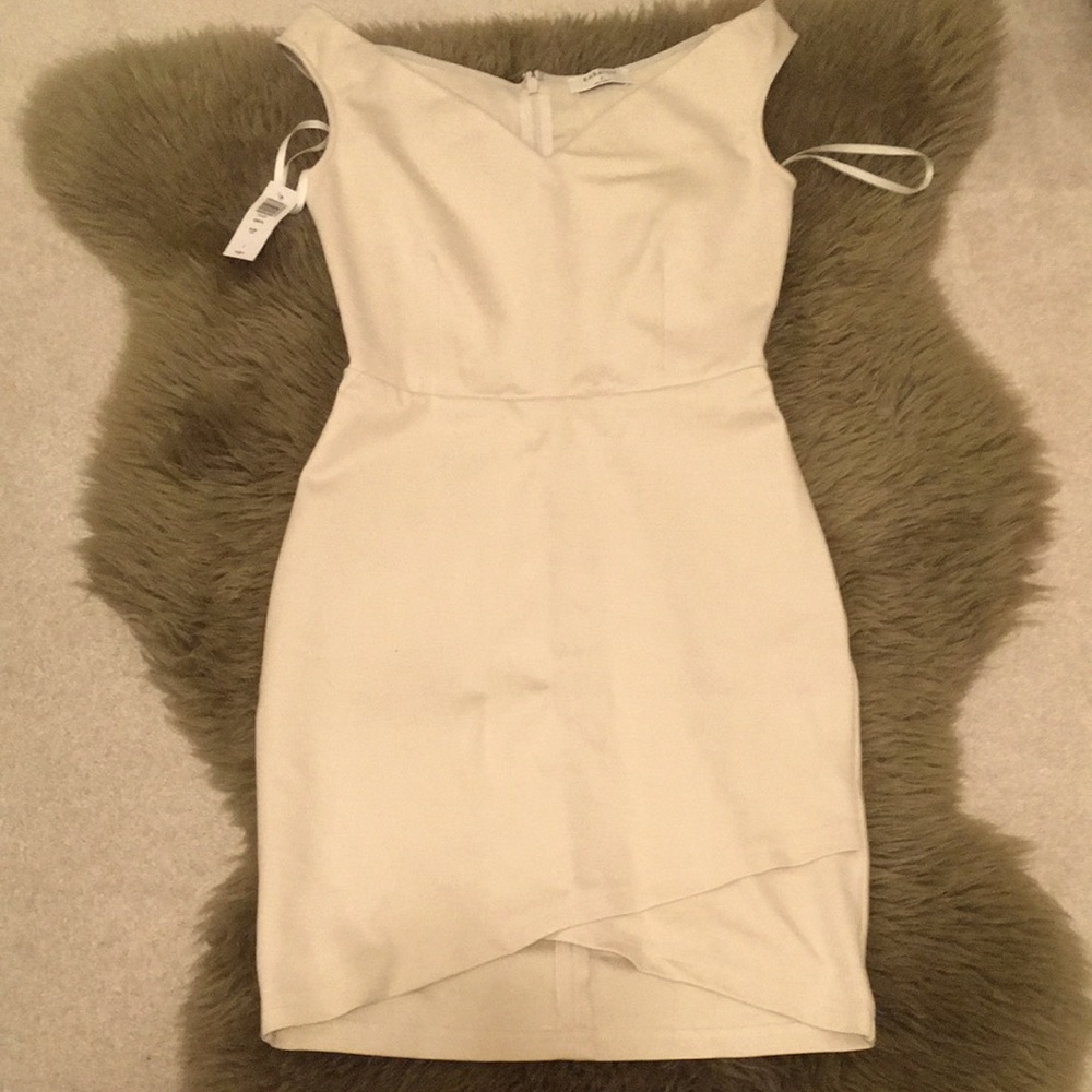 Aritzia Babaton Onyx Cocktail Mini Dress in Cream